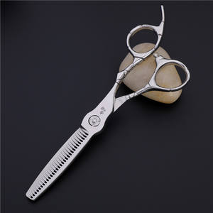 กรรไกรตัดผมมืออาชีพซูโจว 440C สแตนเลสสตีล ใบมีดแบน ด้ามยาว สำหรับช่างทำผม - Product Image 1