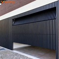 Porte de garage sectionnelle en aluminium à finition bois grainé personnalisée pour villa et maison