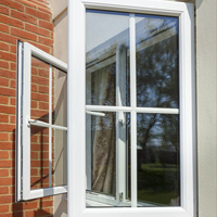 Fenêtre à battant horizontal en PVC de style moderne, coupe-vent, isolante thermiquement, avec verre trempé pour salle de bain, école, villa - Garantie à vie