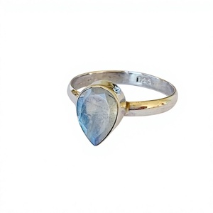 Bague en argent sterling 925 avec pierre de lune arc-en-ciel naturelle sertie clos, bijou fin fait main, tendance, style chrétien, antique - Product Image 1
