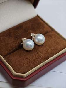 Boucles d'oreilles clous en or massif 18 carats certifiées NGTC, forme de plante, 11,1 mm, perle d'eau de mer, unisexe/hommes/femmes, cadeau de fiançailles, UM Jewelry - Product Image 4