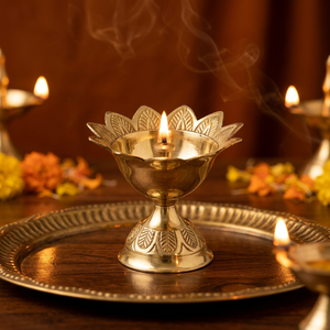 Lampe à huile ronde en laiton pour Diwali, faite à la main, gravée de motifs floraux, Diya traditionnelle, emballage individuel pour la Pooja, le temple, la décoration de la maison - Product Image 3