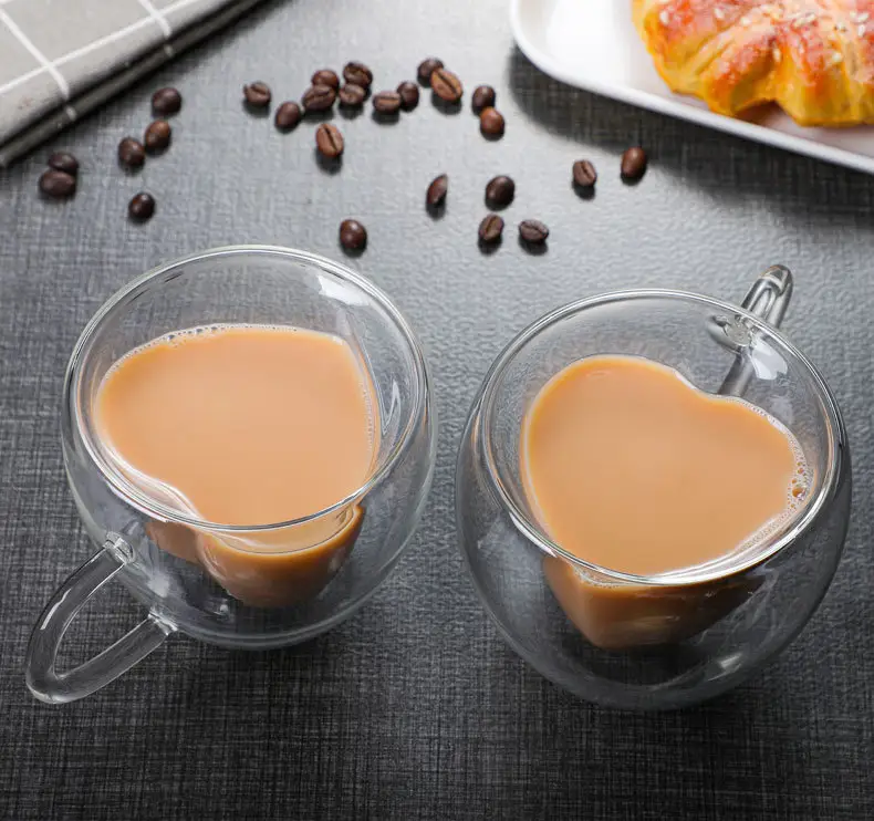 Cangkir teh kaca minum daur ulang berbentuk hati dinding ganda bening dengan pegangan cangkir kaca lapis ganda teh sore kopi