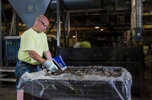 Olympus vanta cầm tay <span class=keywords><strong>xrf</strong></span> phân tích nhanh chóng phân loại giá xúc tác chuyển đổi chất thải điện tử trên trang web phân tích nguyên tố - Product Image 5