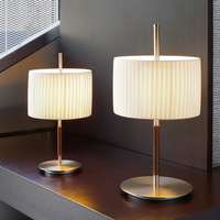 Lampe de Chevet Nordique Minimaliste en Fer, Luminaire Décoratif Postmoderne de Luxe Chaleureux pour Chambre à Coucher, Plissé, pour Showroom