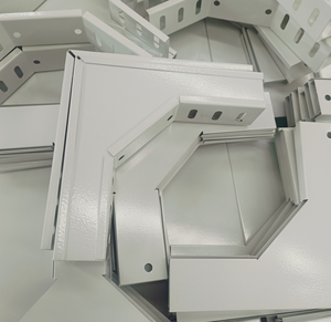 Bandeja Portacables Galvanizada por Inmersión en Caliente, Tamaño Personalizado, Accesorios para Gestión de Cables, Certificado CE, Precio de Fábrica, Venta al Por Mayor - Product Image 3