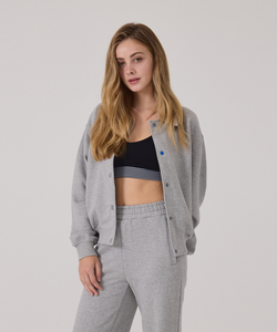 Chaqueta universitaria unisex para adolescentes, niñas y mujeres en tejido suave tipo sudadera para ropa urbana y entrenamiento. - Product Image 3