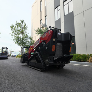Mini-chargeuse compacte en promotion : équipement de remplacement européen et américain pour le concassage et le nettoyage, à commande hydraulique intégrale - Product Image 3