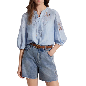 <span class=keywords><strong>Camicia</strong></span> da <span class=keywords><strong>donna</strong></span> di fascia alta Chic in raso blu ricamata floreale a trama vuota larga traspirante alla moda estiva - Product Image 6