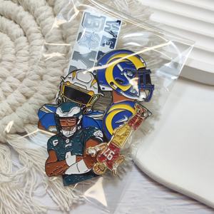 Spilla in Metallo Personalizzata con Logo Cartoon, Distintivo Smaltato per Squadra di Baseball, Spille Smaltate in Nichel Nero e Oro - Product Image 2