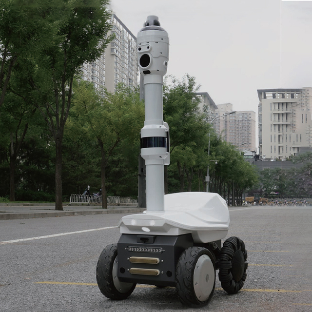 P1 Long Battery Life Remote Monitoring AI Detection Security Patrol Robot for Data Center Airport Hospital Construction Site