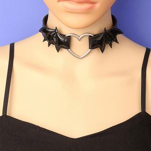 7 Modelos de Collares Góticos Punk, Gargantilla con Alas en Forma de Corazón Oscuro para Mujeres y Hombres, Collar Gótico de Cuero PU Negro Ajustable - Product Image 6