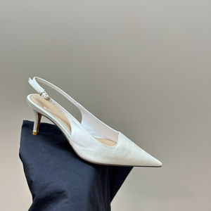 Ballerines à bout pointu en cuir noir pour femmes - Product Image 2