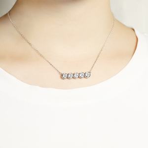 Collier tendance pour femme, idéal pour mariage et soirée, avec pendentif rond en zircon cubique, en argent 925 pur plaqué rhodium - Product Image 4