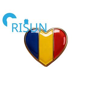 Spilla Magnetica Personalizzata all'Ingrosso con Bandiera e Mappa della Romania, Souvenir di Viaggio - Product Image 4