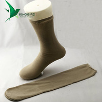 100% chaussettes habillées pour hommes en polyester durable jetable en vol respirant tissé pied anti-dérapant motif à pois