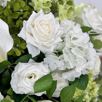 Boule de fleurs artificielle en soie faite à la main, roses blanches et hortensias verts, pour centre de table de mariage moderne