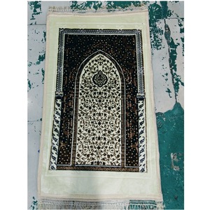 Elegante Alfombra de Oración Persa con Diseño Floral, Raschel en Relieve, Sajadah con Borlas, Alfombra Decorativa Premium para Regalo Islámico de Eid - Product Image 5