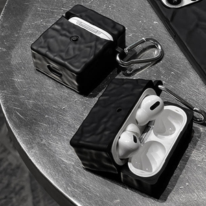 Étui <span class=keywords><strong>de</strong></span> protection créatif noir élégant effet plissé pour <span class=keywords><strong>Airpods</strong></span> Pro, compatible <span class=keywords><strong>avec</strong></span> les boîtiers <span class=keywords><strong>de</strong></span> <span class=keywords><strong>charge</strong></span> des écouteurs <span class=keywords><strong>sans</strong></span> <span class=keywords><strong>fil</strong></span> Apple <span class=keywords><strong>Airpods</strong></span> 1, <span class=keywords><strong>2</strong></span> et 3 - Product Image 1