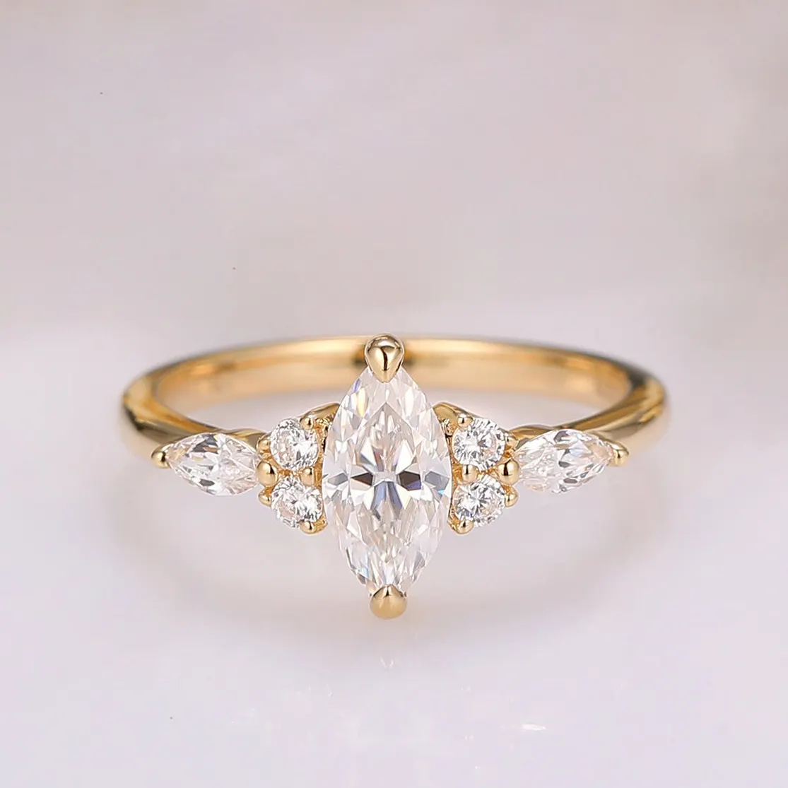 Cổ Điển Handmade Nhẫn Marquise Moissanite Engagement Ring 14K Rắn Vàng Cụm Ba Đá Nhẫn Cưới