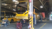 Maxima FC75 Hydraulische 4-Säulen-Hebebühne für Nutzfahrzeuge Schwerlast-LKW-Hebebühne für Reparatur und Wartung