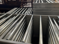 Rouleaux de convoyeur industriels non motorisés, en acier inoxydable SUS304, résistants à la corrosion pour la transformation alimentaire