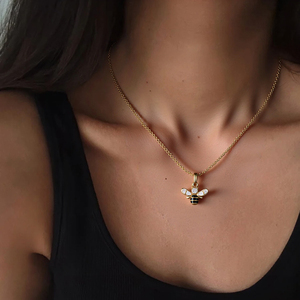 新しいステンレス鋼レリーフ彫刻バンブルビーチャームPVD金メッキブラックゴールデンニッケル無料カスタムビーペンダントジュエリー作り - Product Image 1