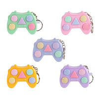 Nouveau jeu de mémoire, défi, soulagement du stress, pendentif porte-clés, cadeau, jouet, mini console de jeu portable pour adultes et enfants, entraînement de la concentration