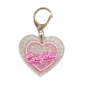 Acryl benutzer definierte Farbe gedruckt Glitter Liebe Herz geformt niedlich schnell rosa Buchstaben animierte Schlüssel anhänger Anhänger Geschenk Schlüssel halter Marke