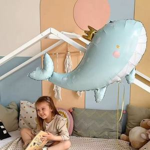 Palloncino in Foil <span class=keywords><strong>a</strong></span> Forma <span class=keywords><strong>di</strong></span> Balena con Corona, Ideale per Compleanni, Matrimoni, Tema Oceano e Decorazioni per Feste Baby Shower - Product Image 2