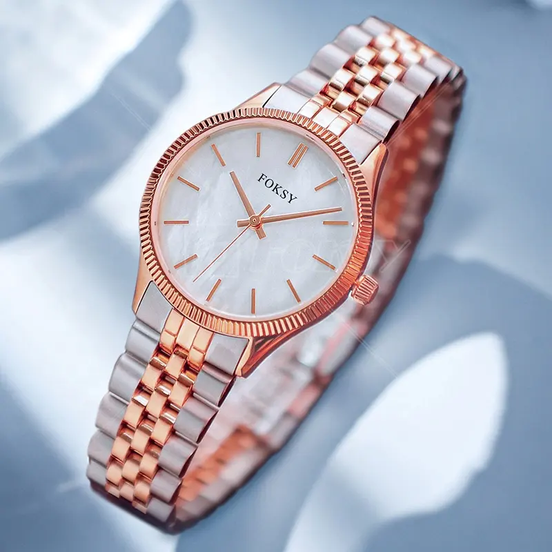 新しいクラシックな新しいデザインのオンラインショッピング女の子のための女性の手首の上品な女性の時計を購入する