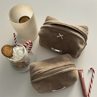 Trousse de maquillage en éponge douce et grillée, pochette cosmétique de décoration avec nœud et fleur beige blush