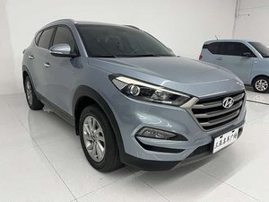 Personalización Interior, <span class=keywords><strong>Precio</strong></span> Bajo en China 2015, para <span class=keywords><strong>Tucson</strong></span> Turbo, Cuero, R18, Automático, Volante a la Izquierda, 5 Asientos, SUV, <span class=keywords><strong>Gasolina</strong></span>, Auto Usado, Pekín - Product Image 3