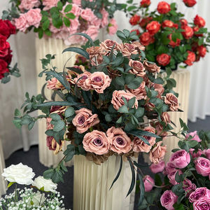 Boule de fleurs artificielles en soie réaliste multicolore - Centre de table de mariage luxueux et décoration de rentrée scolaire - Product Image 2