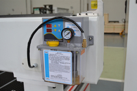 Router CNC de 4 Ejes con Eje Inclinable, Cabezal Giratorio de 180 Grados, Máquina de Procesamiento de Puertas Curvas para Gabinetes