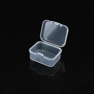 Boîte de rangement rectangulaire transparente en plastique 4x3x1,8 cm avec couvercle pour bijoux et petits articles de bureau - Product Image 1