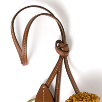 Porte-clés boule à pompon en cuir de qualité supérieure et breloque de sac de créateur personnalisé
