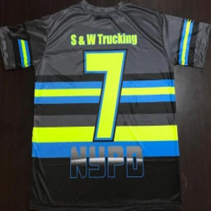 Camiseta Deportiva de Alta Visibilidad en Color Neón - Poliéster Transpirable de Secado Rápido - Personalizable para Entrenamiento en Equipo y Uso Casual - Product Image 5