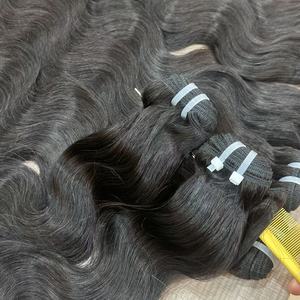 100g de tissage de <span class=keywords><strong>cheveux</strong></span> humains Remy, best-seller, naturel, brut, vague indienne, mèches de <span class=keywords><strong>20</strong></span> pouces, double trame, Cabello Humano - Product Image 1