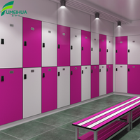 Casier de gym 6 portes couleur bois avec serrure électronique HPL, résistant aux intempéries et à la rouille, en vente