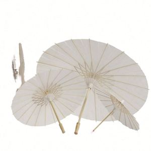 Sombrilla de Papel Blanco Pintada a Mano Estilo Pirámide de Bambú Chino, Regalo de Boda - Product Image 2