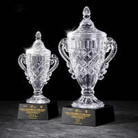 Coupe et trophée en cristal brillant personnalisés en gros pour les champions sportifs