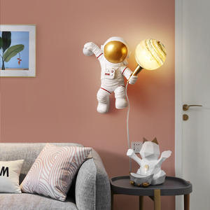 Nouveau design applique décorative en forme de lune veilleuse moderne lampes murales astronautes pour chambre d'enfants - Product Image 3