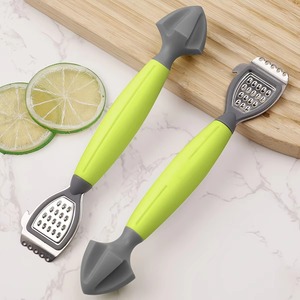Zesteur et presse-agrumes multifonctionnel - Poignée verte, lame en acier inoxydable pour presser et râper les agrumes, outil de cuisine - Product Image 3