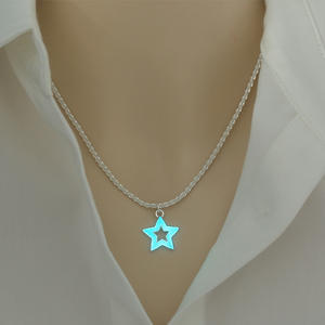 Collar con Colgante <span class=keywords><strong>de</strong></span> Estrella Luminosa Plateada Aisaiti con Cadena <span class=keywords><strong>Figaro</strong></span>, Microincrustaciones que Brillan en la Oscuridad, Doble Capa, Estilo Y2K, Joyería Brillante para Mujer - Product Image 6