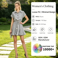 Robe Courte Femme à Rayures Verticales, Col Mini Pointu, Taille à Cordon, Volants à Pompons et Ourlet à Volants, Manches Courtes, Marque Privée