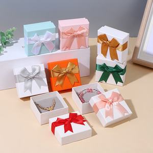 صندوق مجوهرات بالجملة مع القوس والإسفنج خاتم قلادة أقراط من الورق المقوى صندوق هدايا مجوهرات صندوق تغليف شعار مخصص - Product Image 3