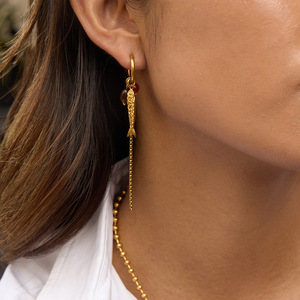Pendientes de borla con colgante de pez en oro de 18 quilates y piedras de ágata para mujer, para uso diario. - Product Image 3