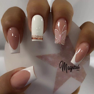 Juego de 24 Uñas Postizas Medianas Largas al por Mayor con Detalles de Líneas Doradas, Mariposas 3D, Estilo Moderno, <span class=keywords><strong>Manicura</strong></span> <span class=keywords><strong>Francesa</strong></span> Blanca - Product Image 1