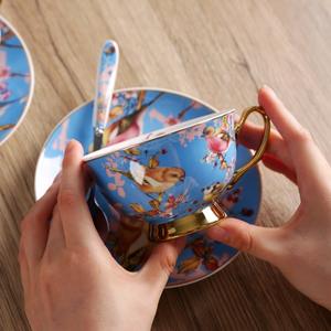 Juego de Taza y Platillo de Porcelana China con Borde Dorado de Lujo Clásico Europeo, Ecológico, Libre de BPA, Diseño Floral y de Aves de Estilo Pastoral Fresco - Product Image 3